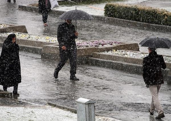 وزش باد شدید، کولاک و سقوط بهمن در آدینه آخر سال