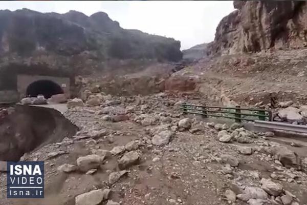 آزادراه خرم زال مسدود شد