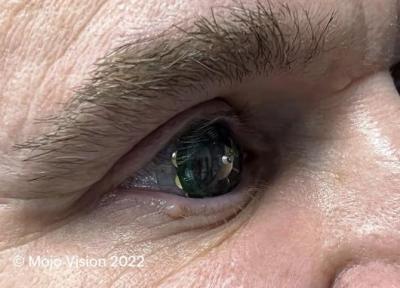 مدیرعامل Mojo Vision لنز هوشمند واقعیت افزوده خود را آزمایش می نماید