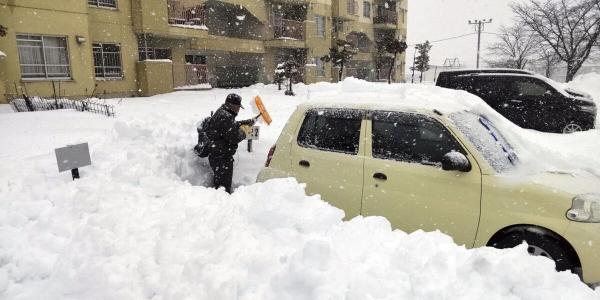 برف سنگین 14 کشته در ژاپن برجای گذاشت